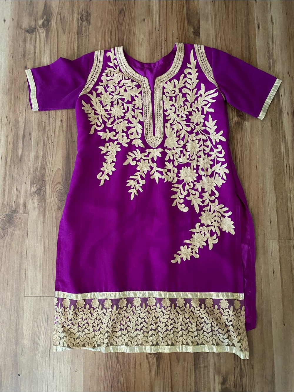 Indian- Pakistani - Womens Embroidered Tunic/Dress Gold Floral Detail- Magenta